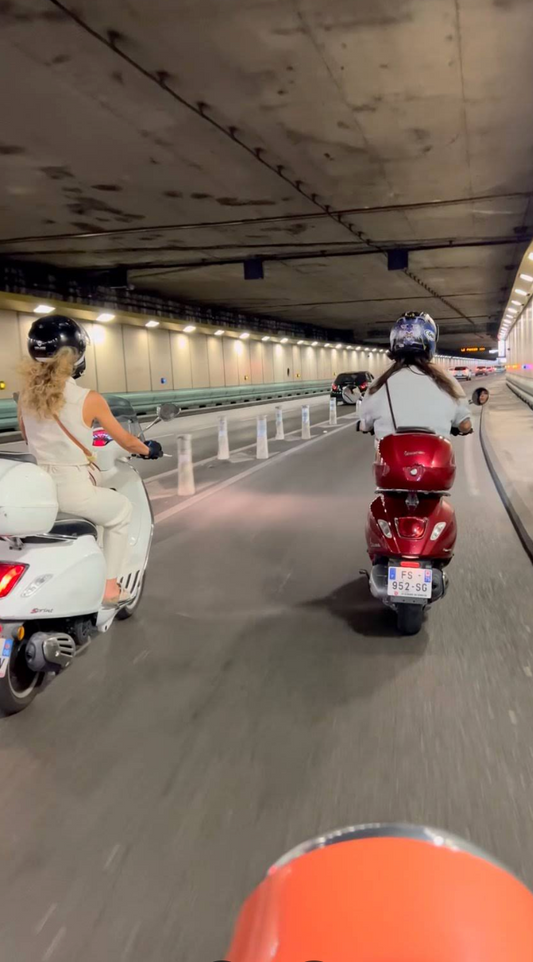 Vespa 50 ou Vespa 125 : laquelle choisir pour votre balade à Marseille ?