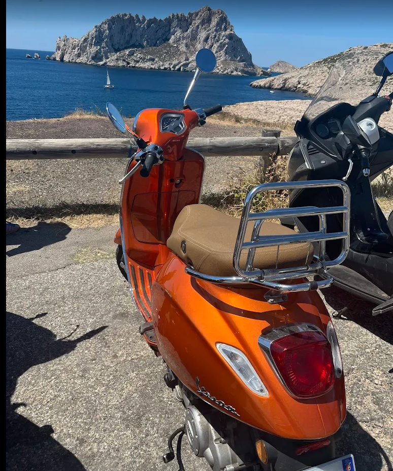 Permis, âge minimum, BSR : ce qu'il faut pour louer un scooter ou une moto à Marseille