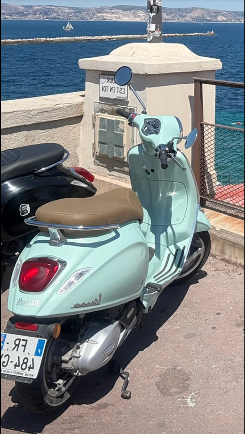NOTRE-DAME DE LA GARDE EN VESPA