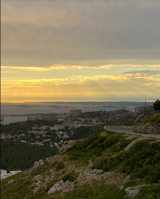 La route de la Gineste : le road trip moto mythique à 15 minutes de Marseille