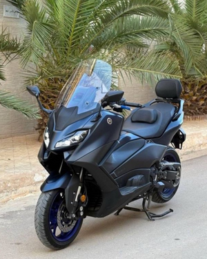 TMAX 560