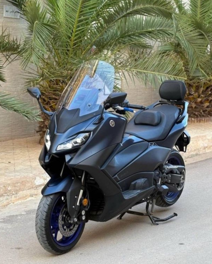 TMAX 560